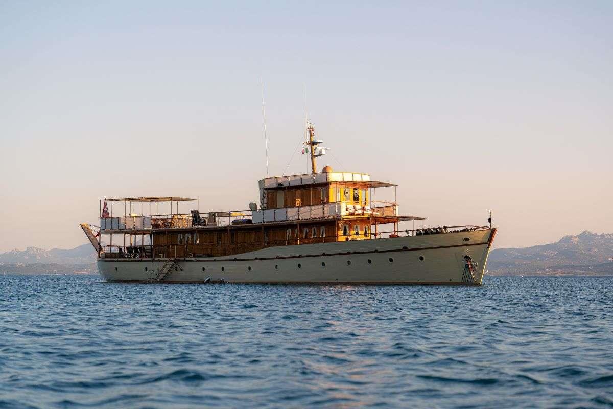 OVER THE RAINBOW OF LONDON CY