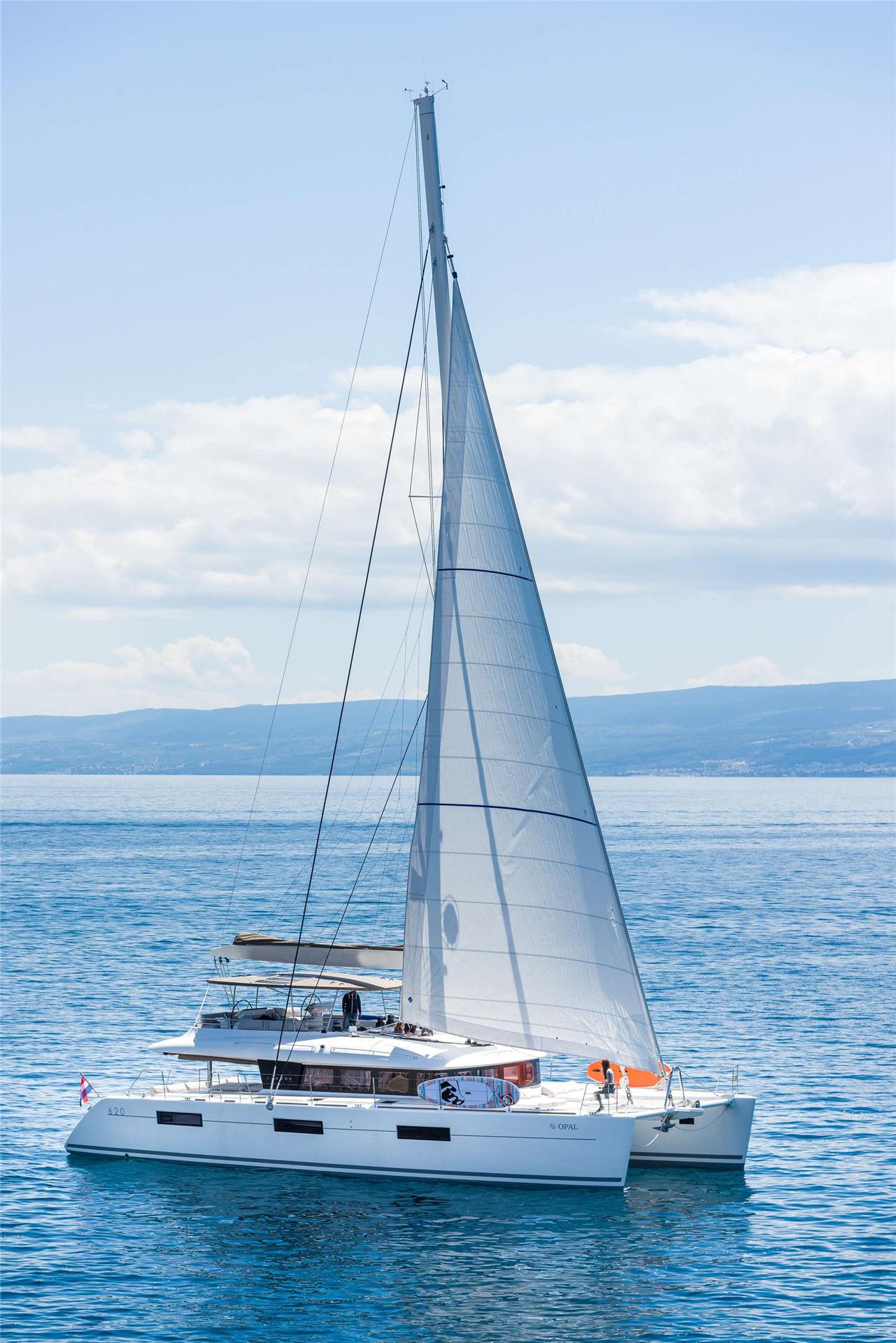 OPAL (Lagoon 620) CY