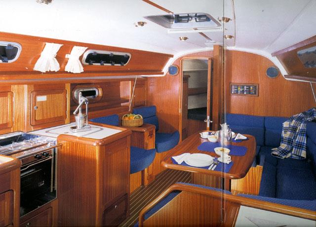 BAVARIA 37, CRUISER