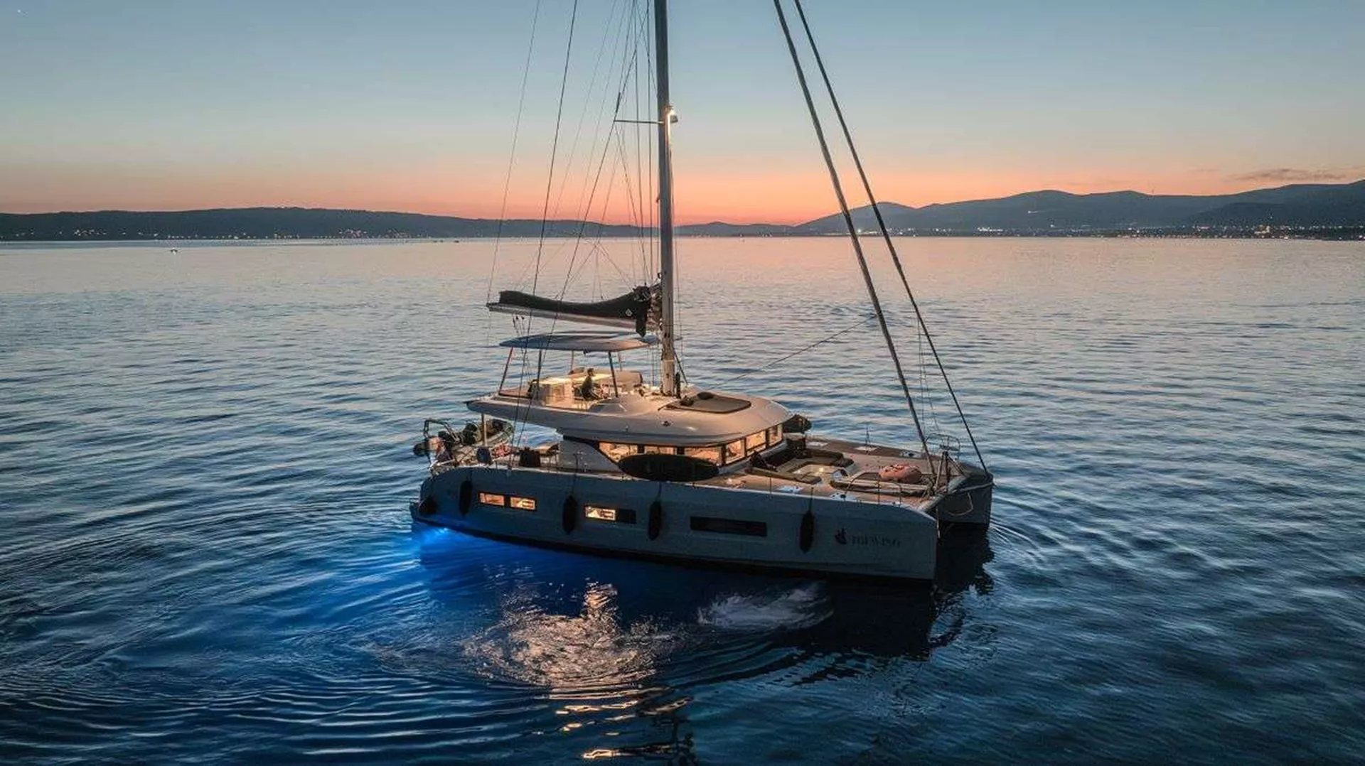TRI WING (Lagoon 55) CY