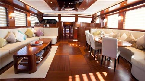 Luxury yacht Carpe Diem for private yacht hire in Greece