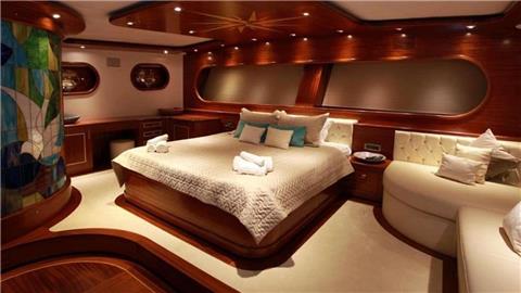 Luxury yacht Carpe Diem for private yacht hire in Greece
