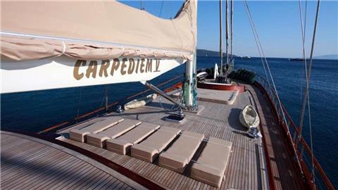 Luxury yacht Carpe Diem for private yacht hire in Greece